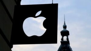 How To Use Apple's AirTag Tracker Using Your iPhone How To Use Apple's AirTag Tracker Using Your iPhone