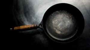 Cleaning A Burnt Pan With Household Items Cleaning A Burnt Pan With Household Items