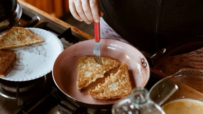 cleaning aluminum pans discoloration