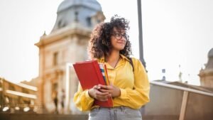 Things to Consider When Choosing a College to Attend Things to Consider When Choosing a College to Attend
