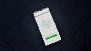 How to Create AI-Generated Stickers on WhatsApp How to Create AI-Generated Stickers on WhatsApp