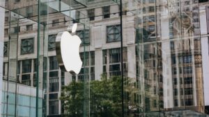 iPhone 15 Overheating Issues Even After Latest iOS Update iPhone 15 Overheating Issues Even After Latest iOS Update: Report
