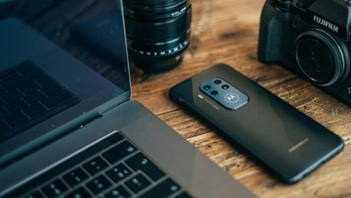 Motorola Teases Smartphone With Snapdragon 7 Gen 3 SoC Motorola Teases Smartphone With Snapdragon 7 Gen 3 SoC