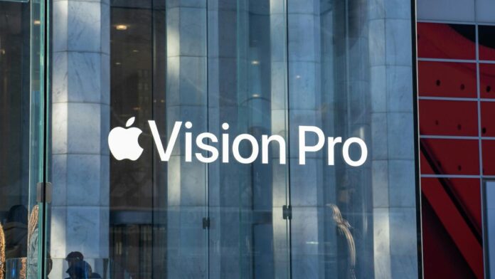 Apple Vision Pro 2 Will Reportedly Not Arrive Before the End of 2026 Apple Vision Pro 2 Will Reportedly Not Arrive Before the End of 2026