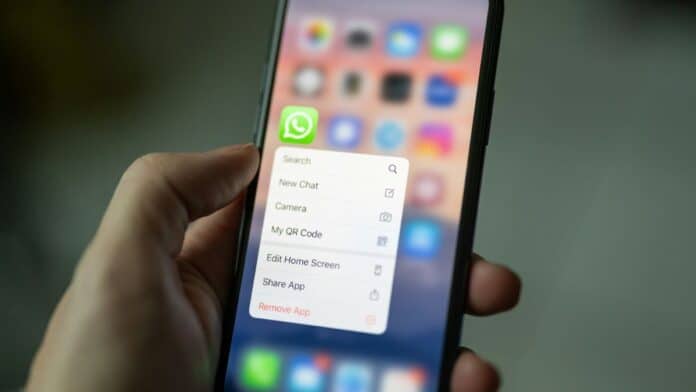 WhatsApp Default Theme Feature Spotted on Latest Beta Version WhatsApp Default Theme Feature Spotted on Latest Beta Version