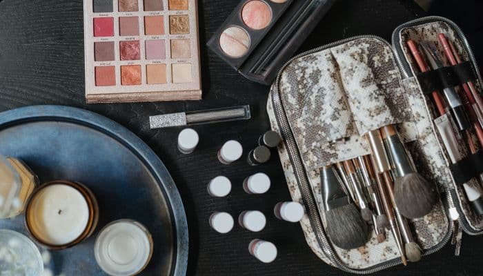 Travel Makeup Kit Buying Guide