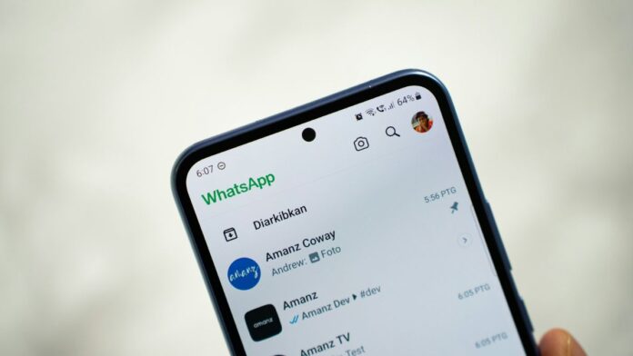 WhatsApp Introduces Context Card for New Group Members