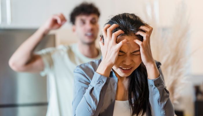 What are the specific signs of relationship burnout in couples? 