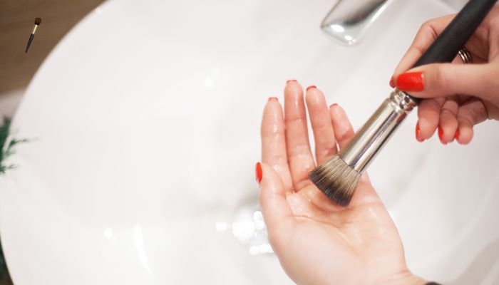 Cleaning Makeup Tools