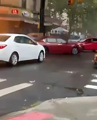 Fireball Erupts From Manhole in Brooklyn