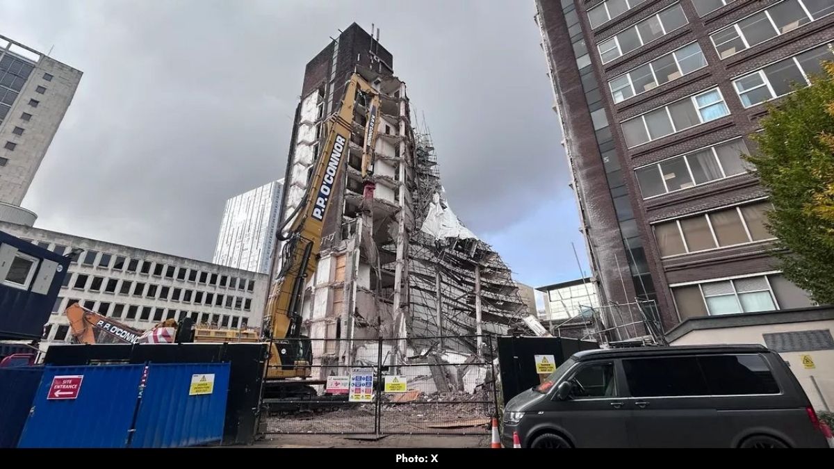 Manchester Building Collapse Caught on Camera Manchester Building Collapse Caught on Camera