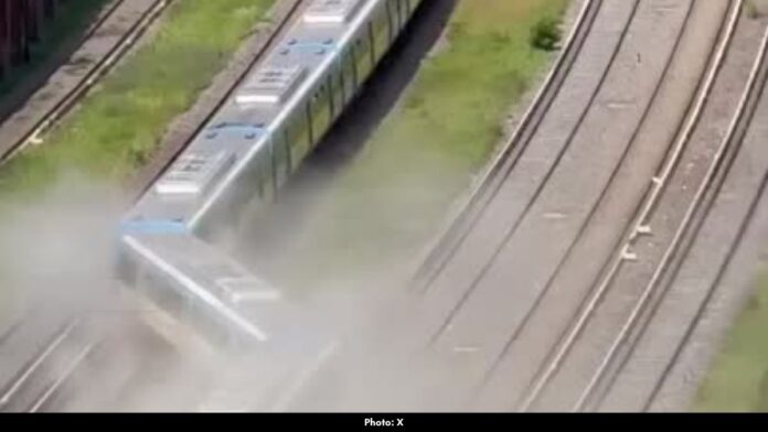 Passenger Train Derails in Buenos Aires Passenger Train Derails in Buenos Aires
